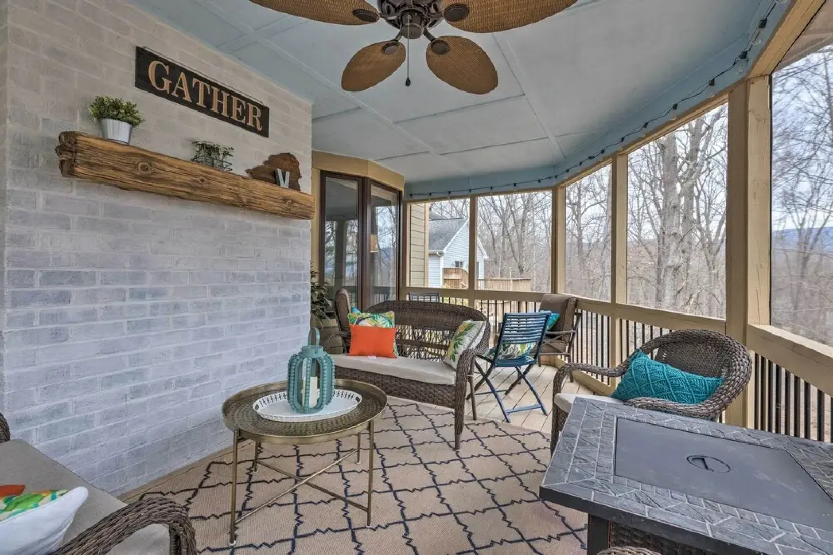 Modern Home: Deck, Bbq, Games, Fire Pit, & More!