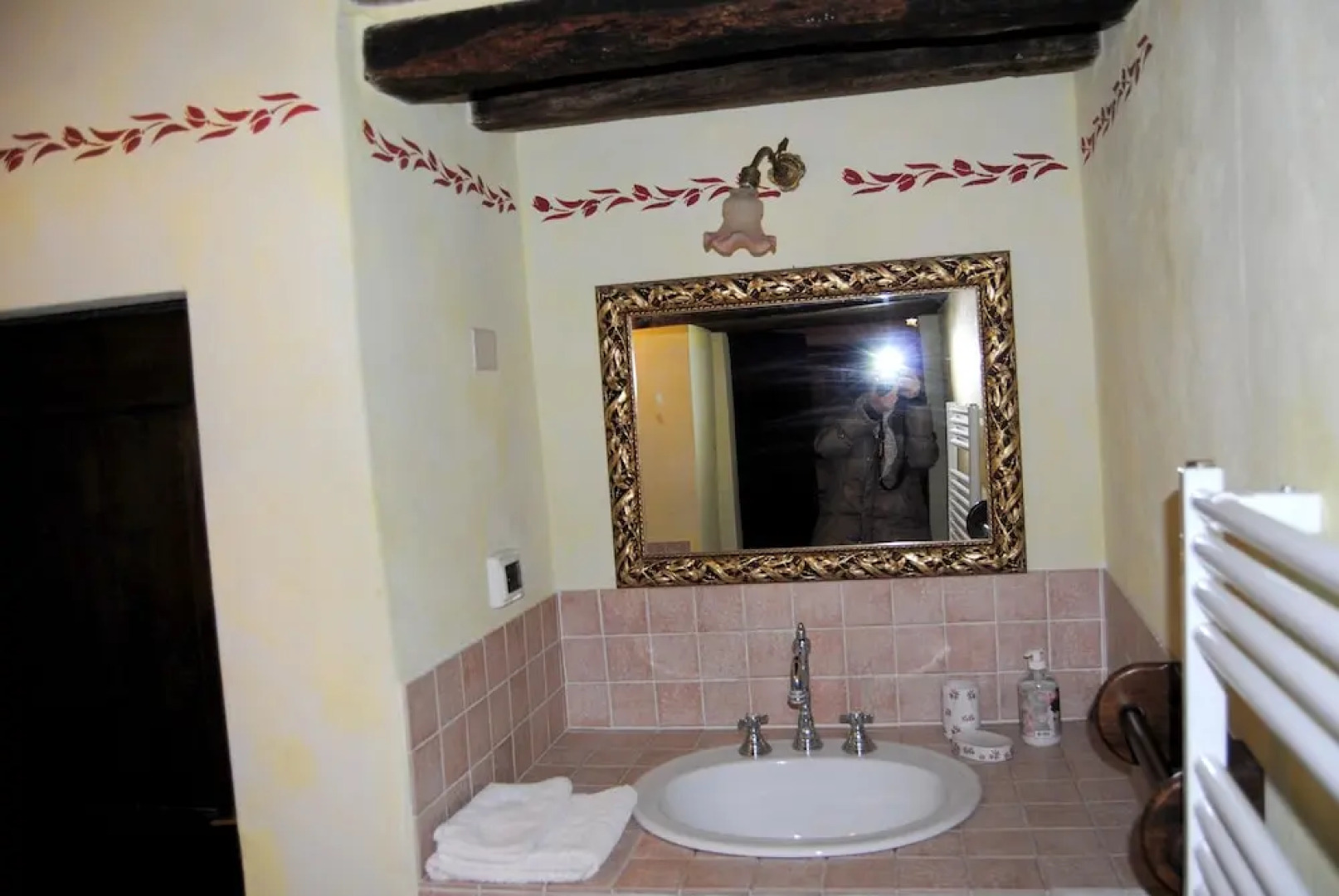 Apartment With one Bedroom in Caprese Michelangelo, With Pool Access a