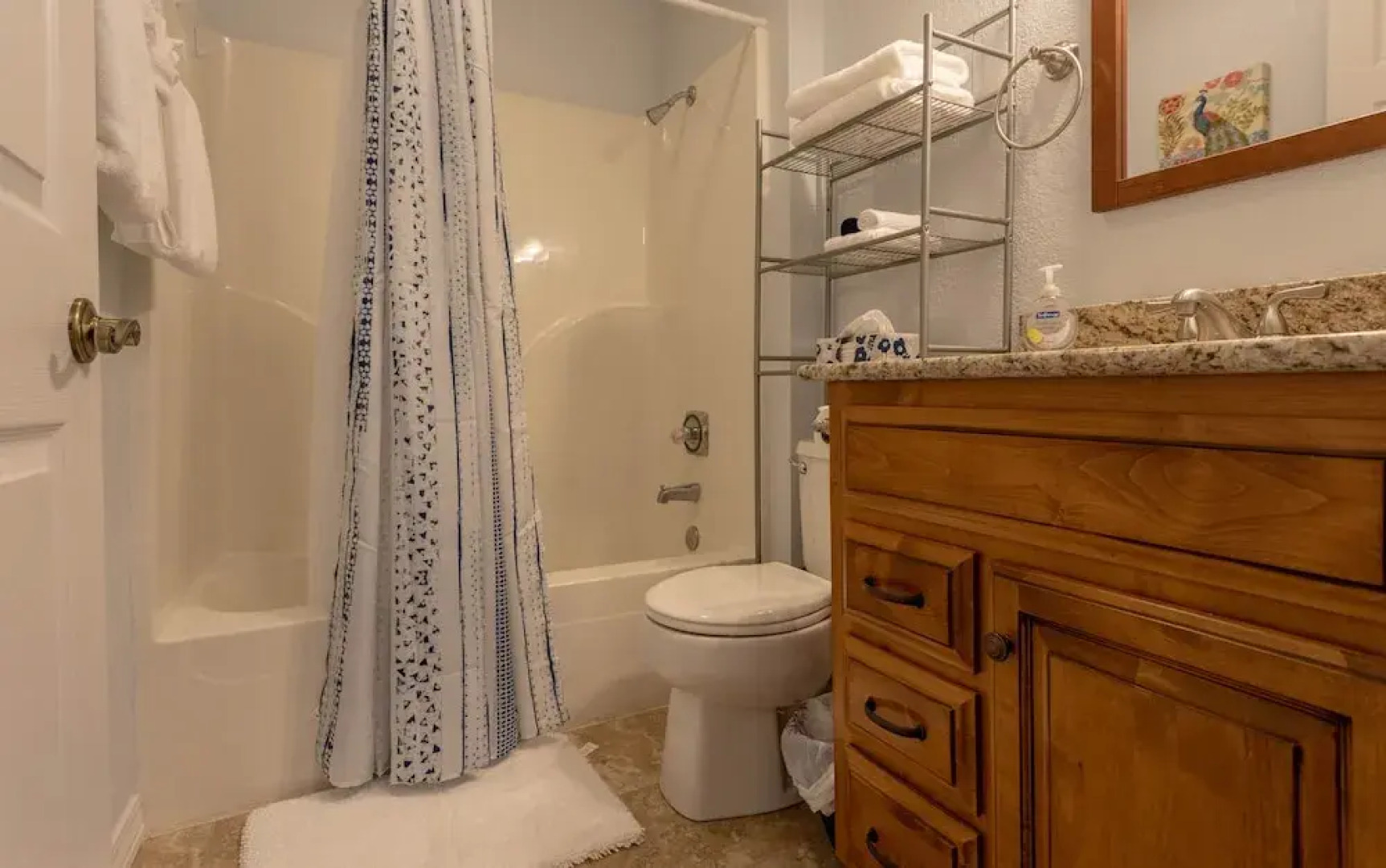 Afternoon Delight 2 Bedroom Condo by Redawning