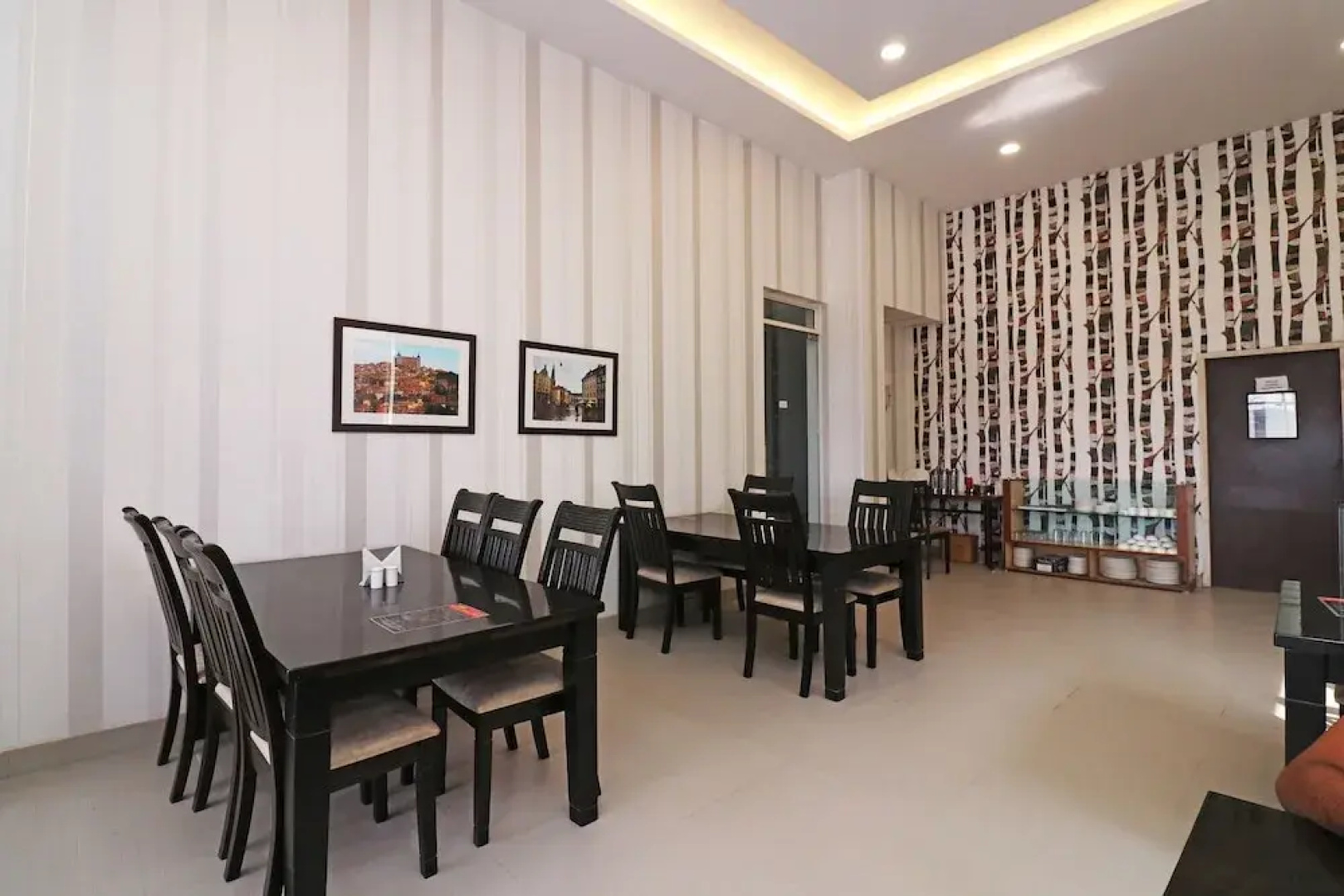 Capital O 18443 Hotel Nano