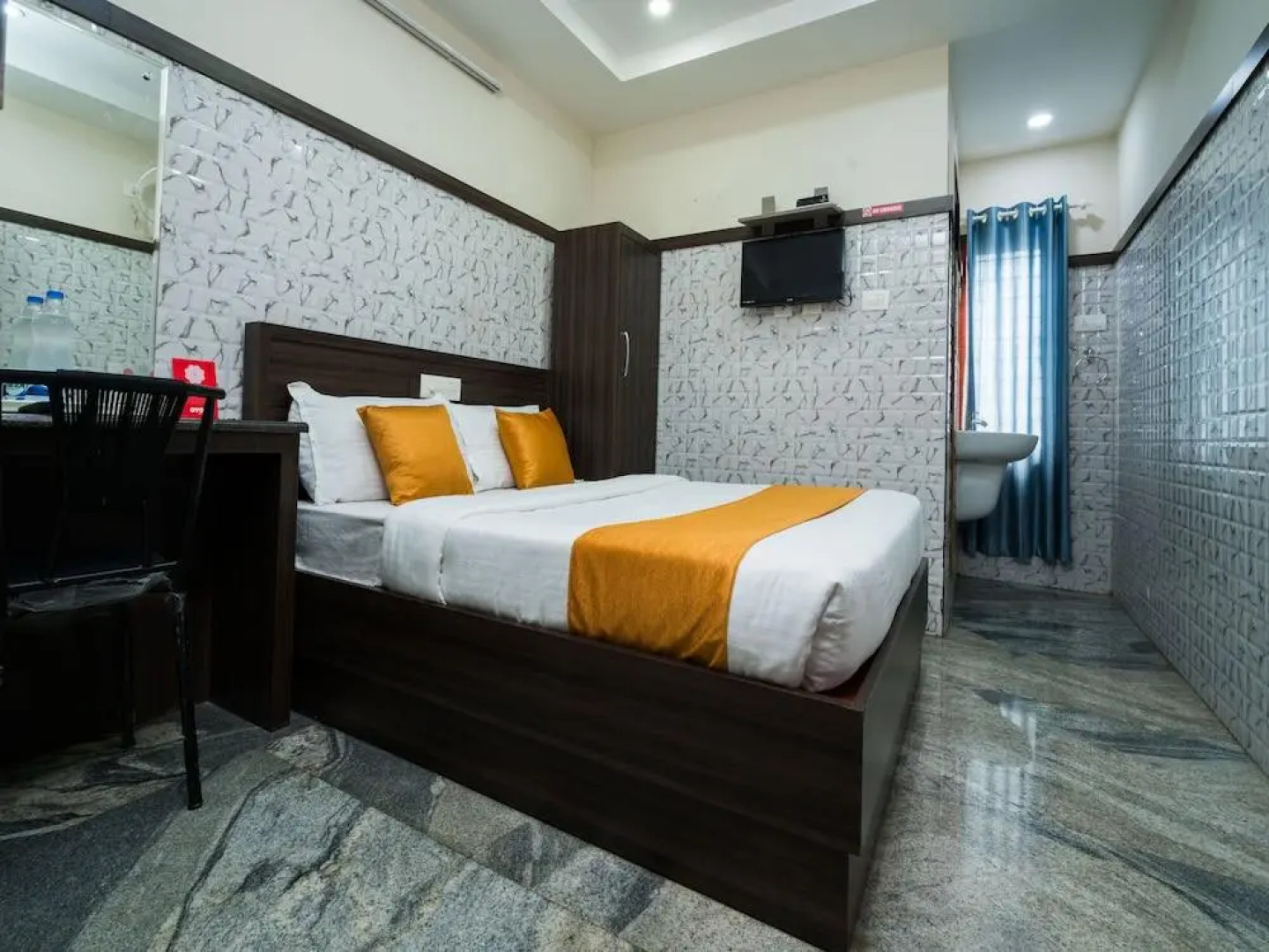 OYO 4678 Greens Residency