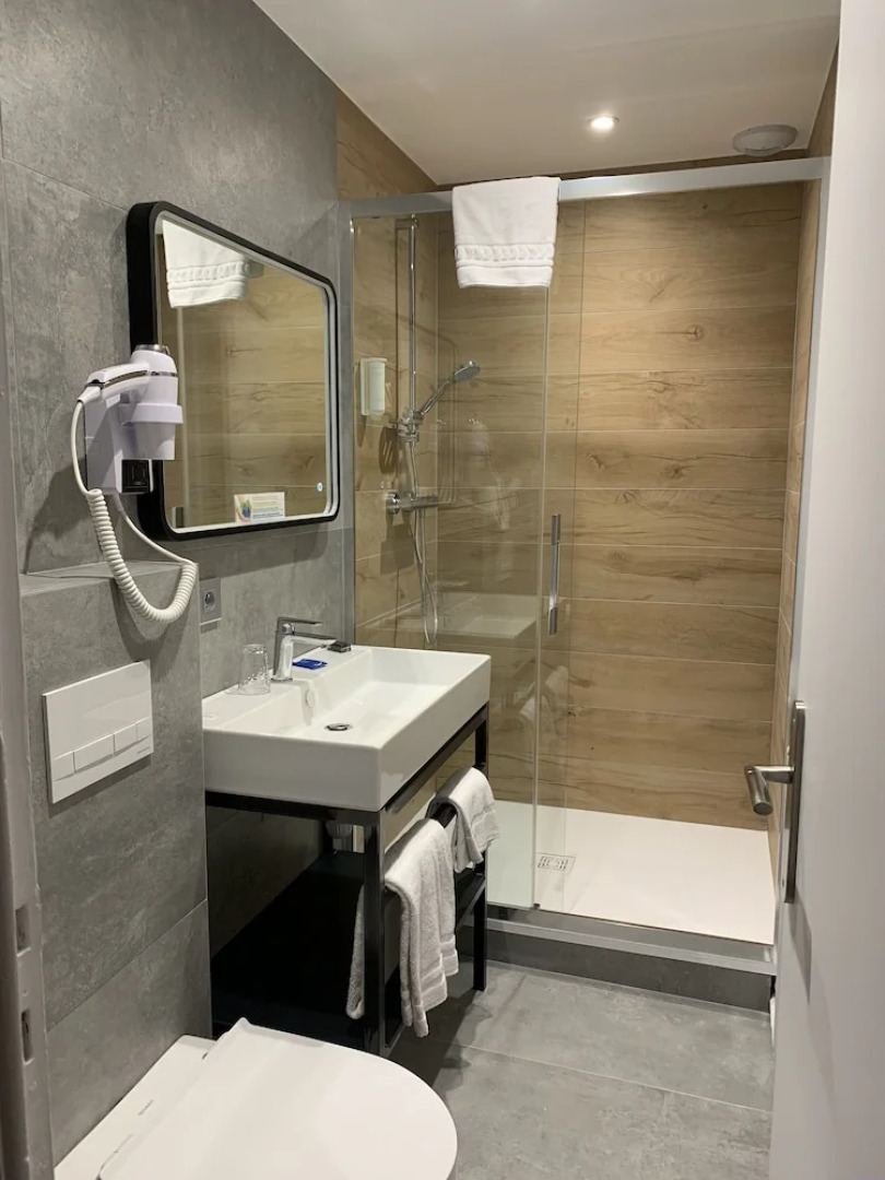 Brit Hotel Roanne - Le Grand Hotel