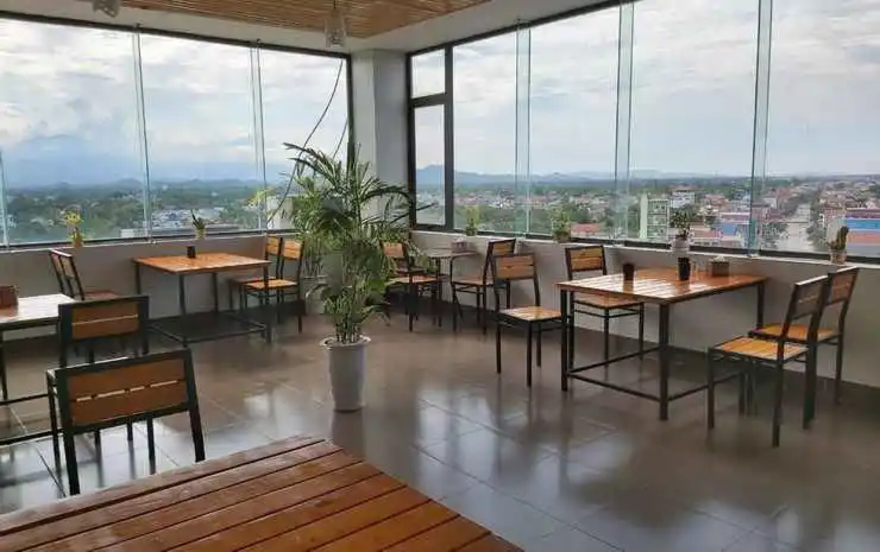 Cuong Dai Business Hotel