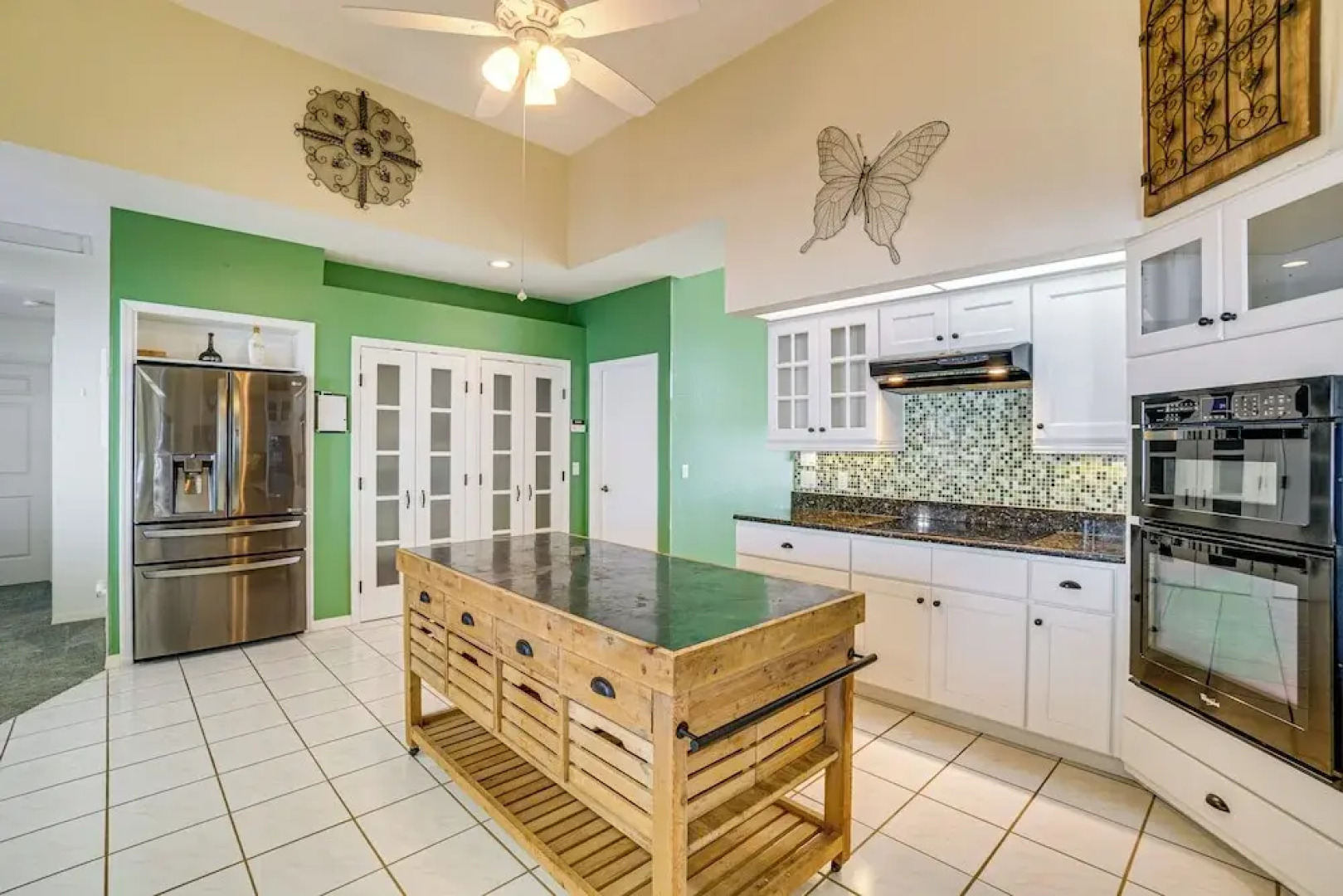 Poolside Bliss & Lake Fun: Florida Getaway!