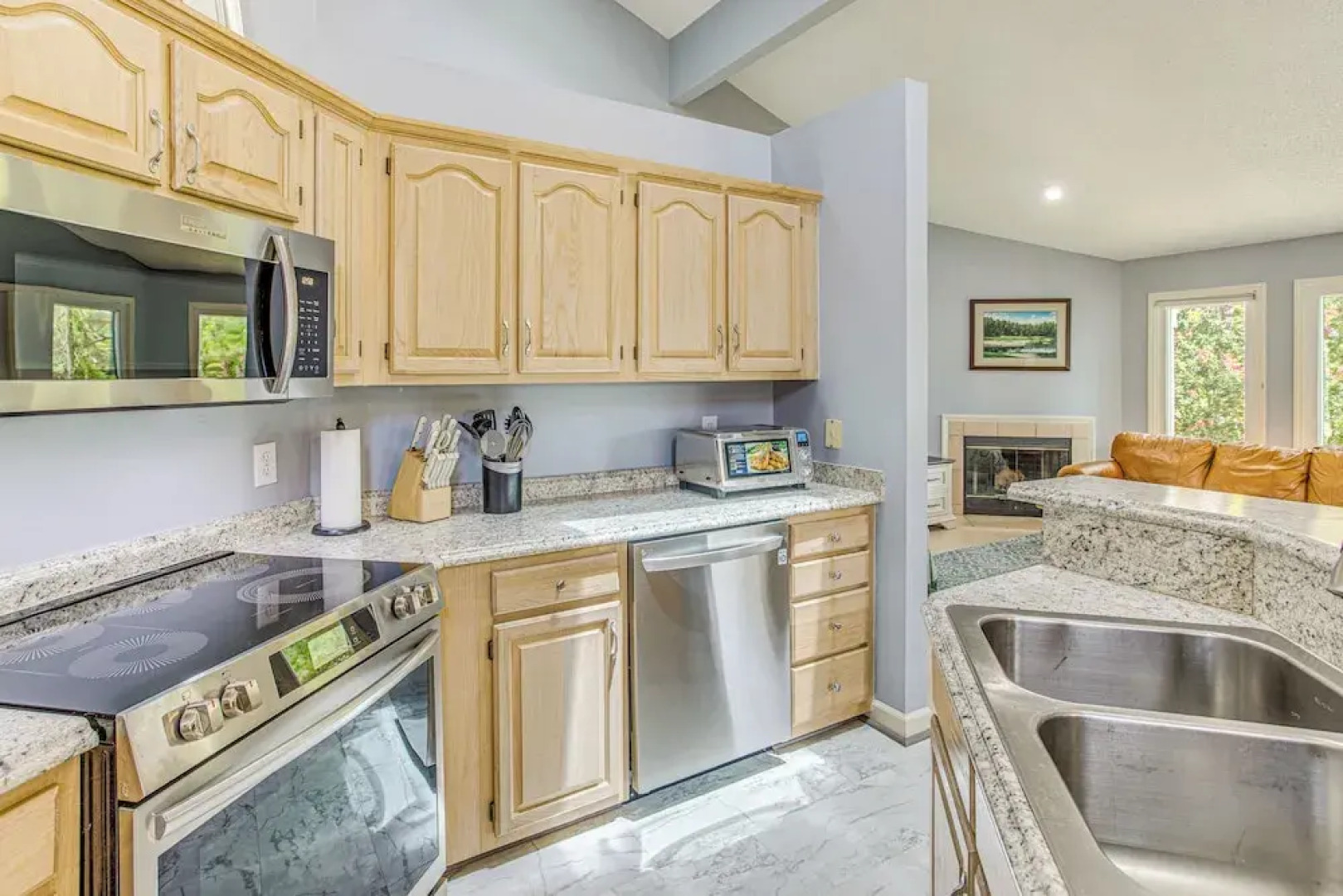 Marina & Pool: Roomy Golf-view Home in Southport