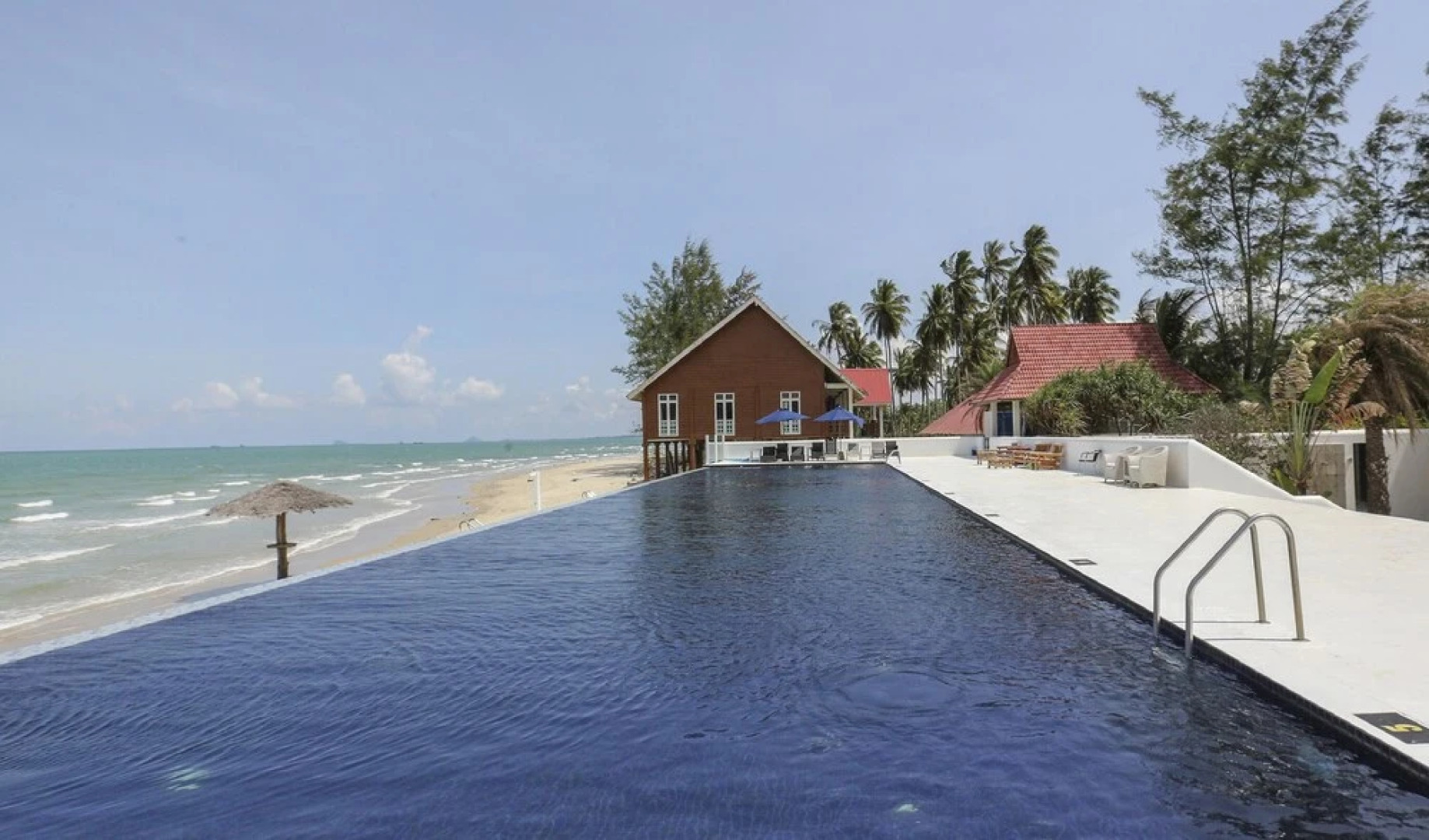 OYO 90237 Villa Danialla Beach Homes