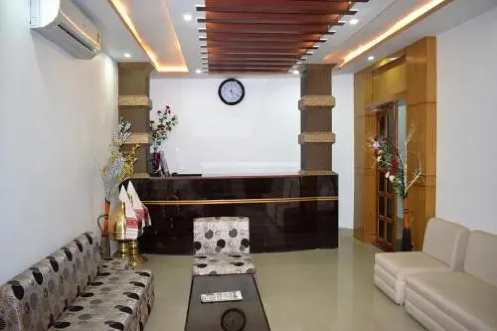 Hotel Akanksha Palace