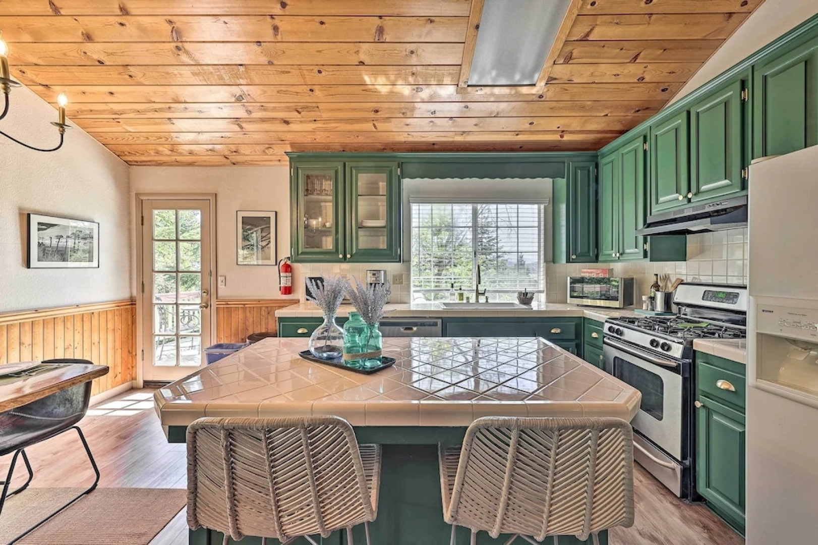 Calming Twin Peaks Family Retreat w/ Views!