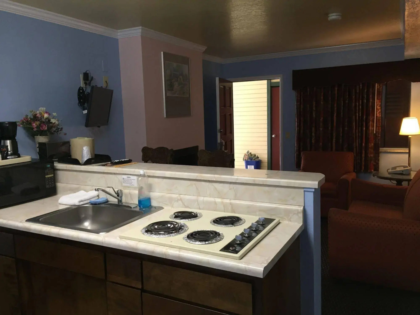 Beachwalker Inn and Suites
