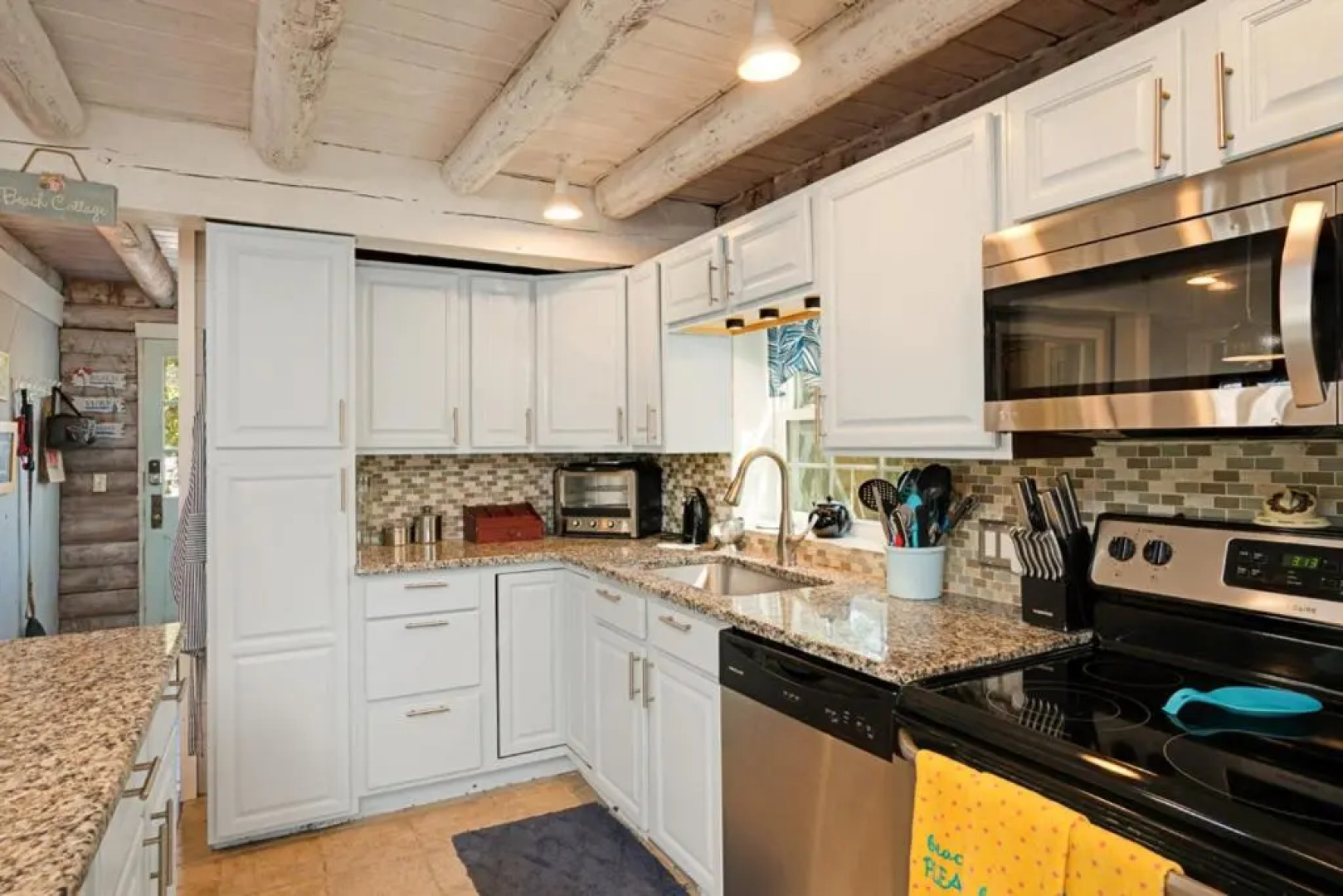 Blue Heaven by Oak Island Accommodations