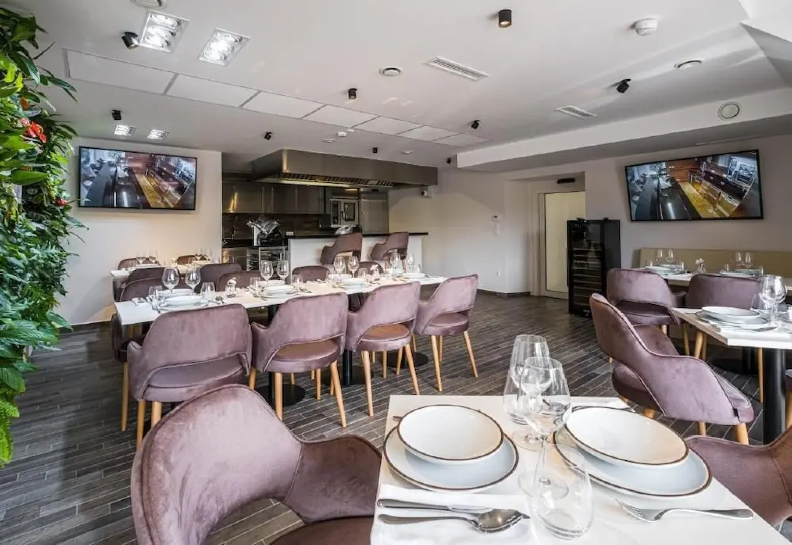 Kistücsök Food & Room