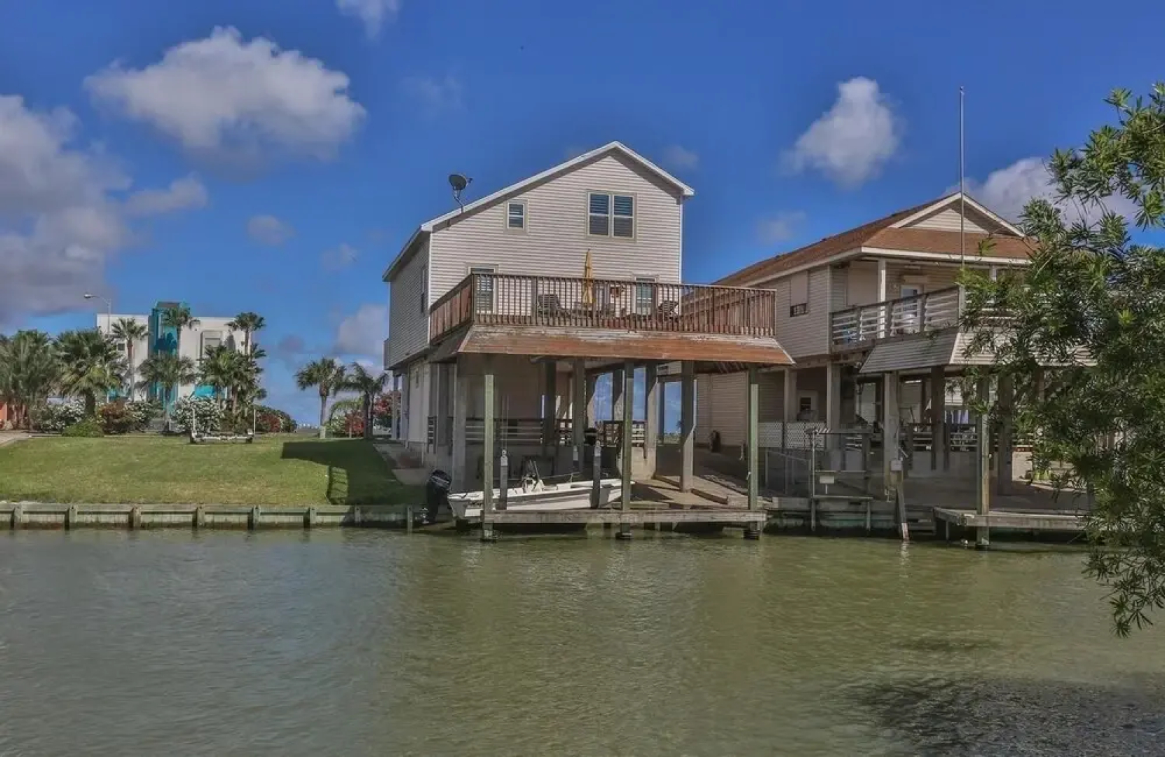Tropical Oasis In Beautiful Galveston-tiki Island 3 Bedroom Home by Redawning