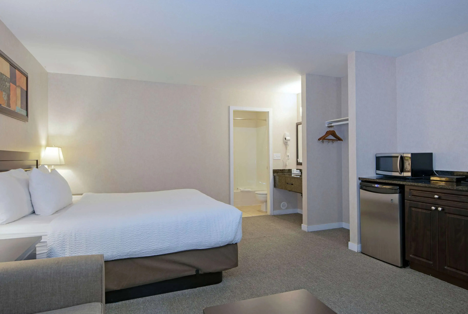 Travelodge by Wyndham Kamloops Mountview
