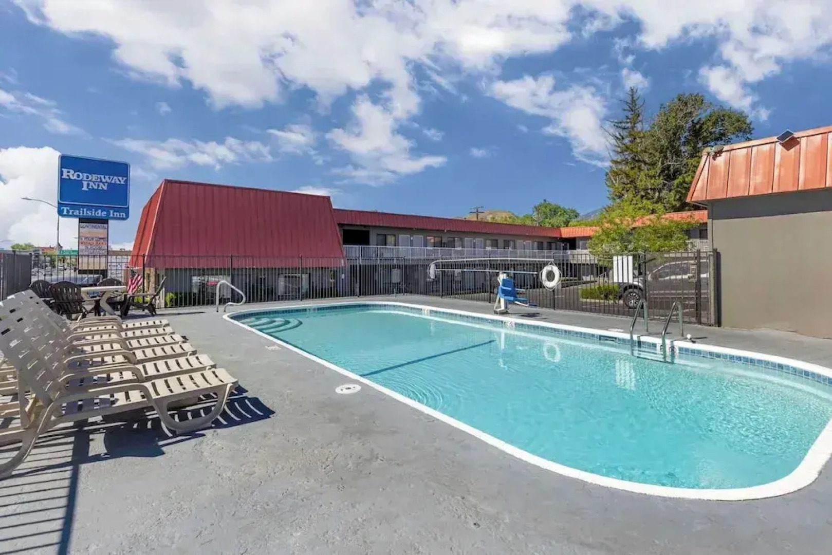 Quality Inn Trailside Inn