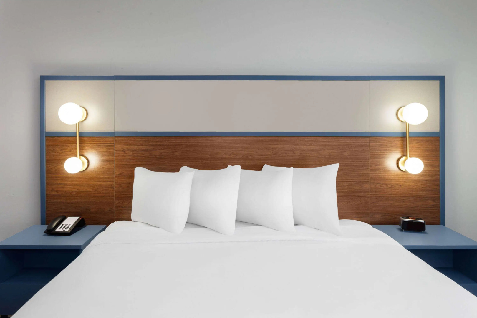 AmericInn by Wyndham Eagle River Downtown