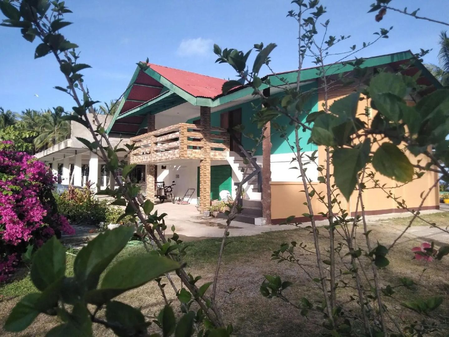 la caballa beach resort bar & grill