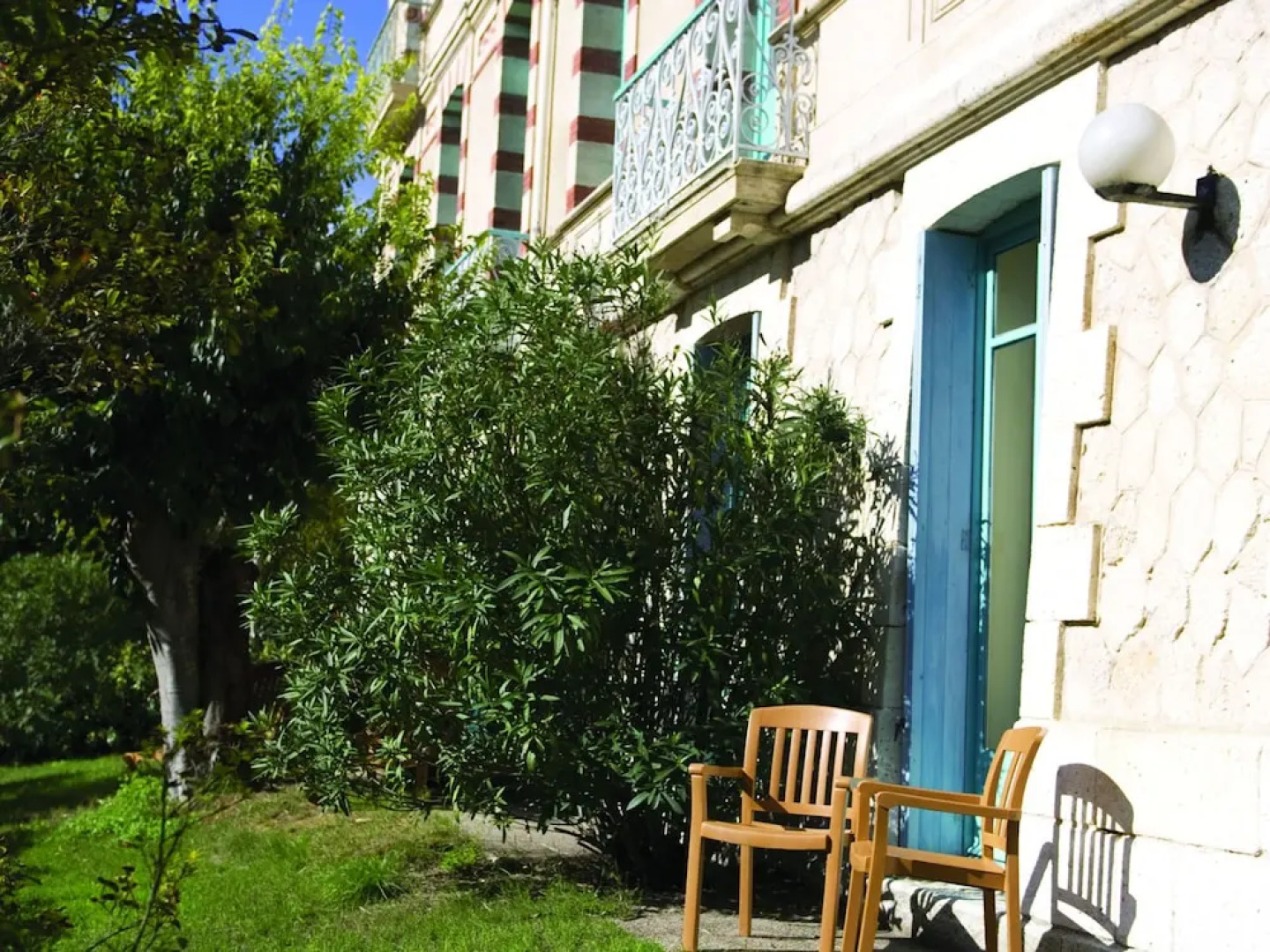 Apartment in Historic Town Villa in the Town of Arcachon