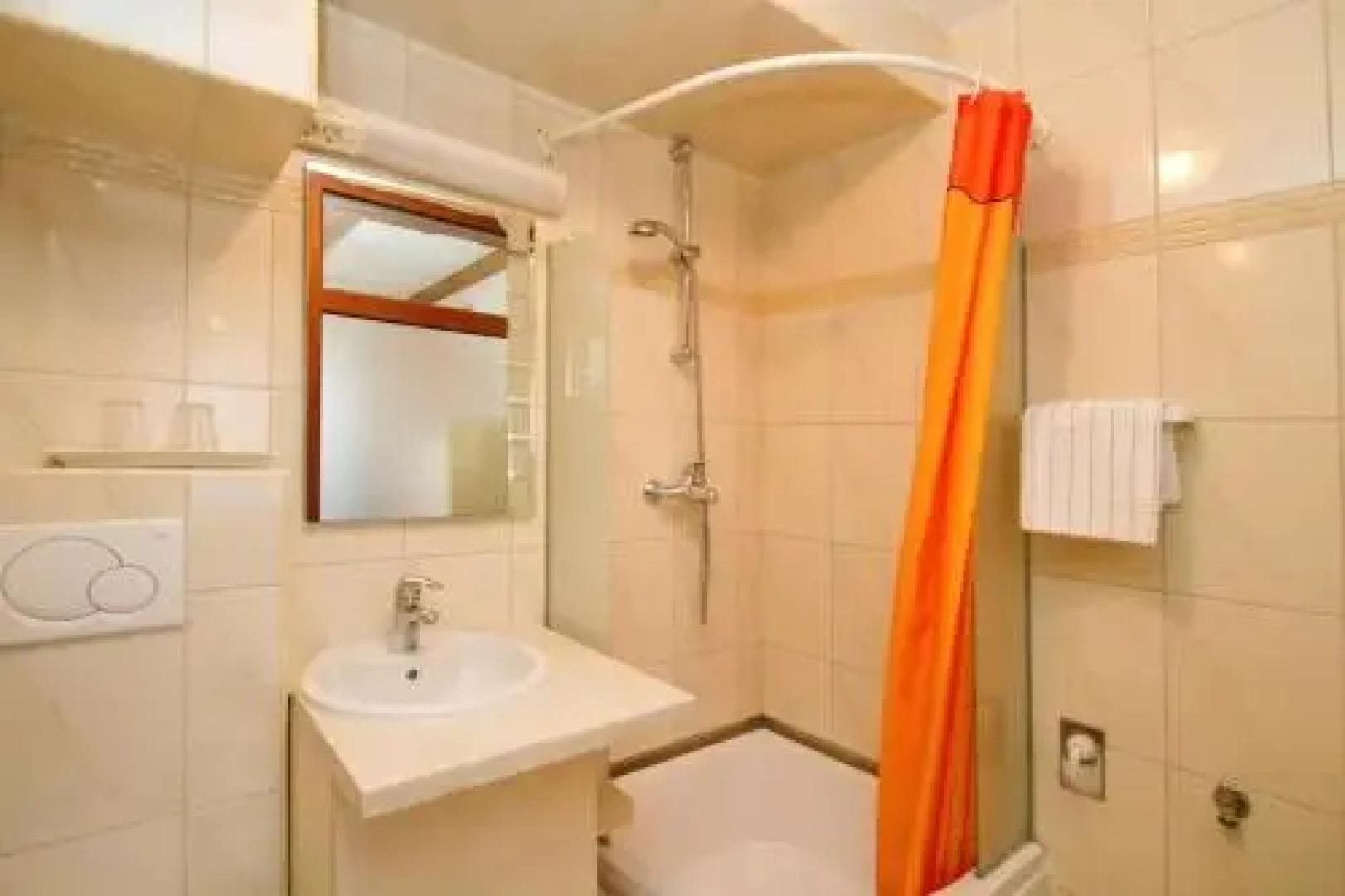 Nirvana Apartments and Rooms