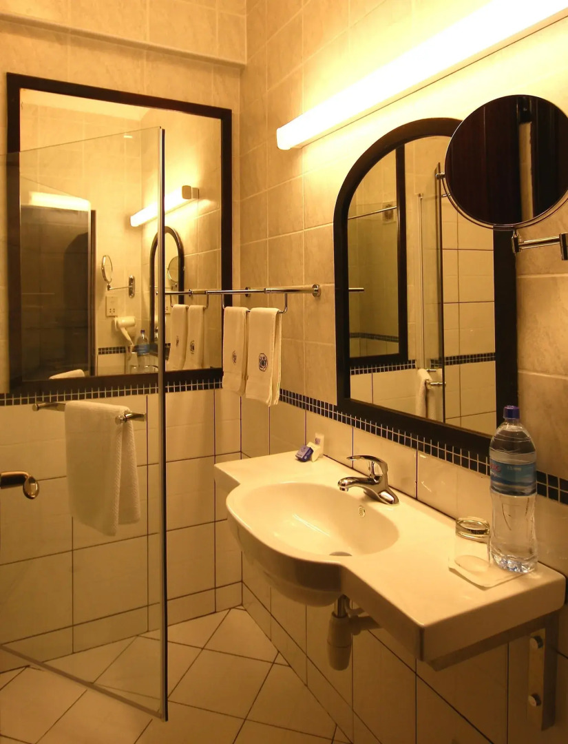 Отель Protea by Marriott Dar es Salaam Courtyard