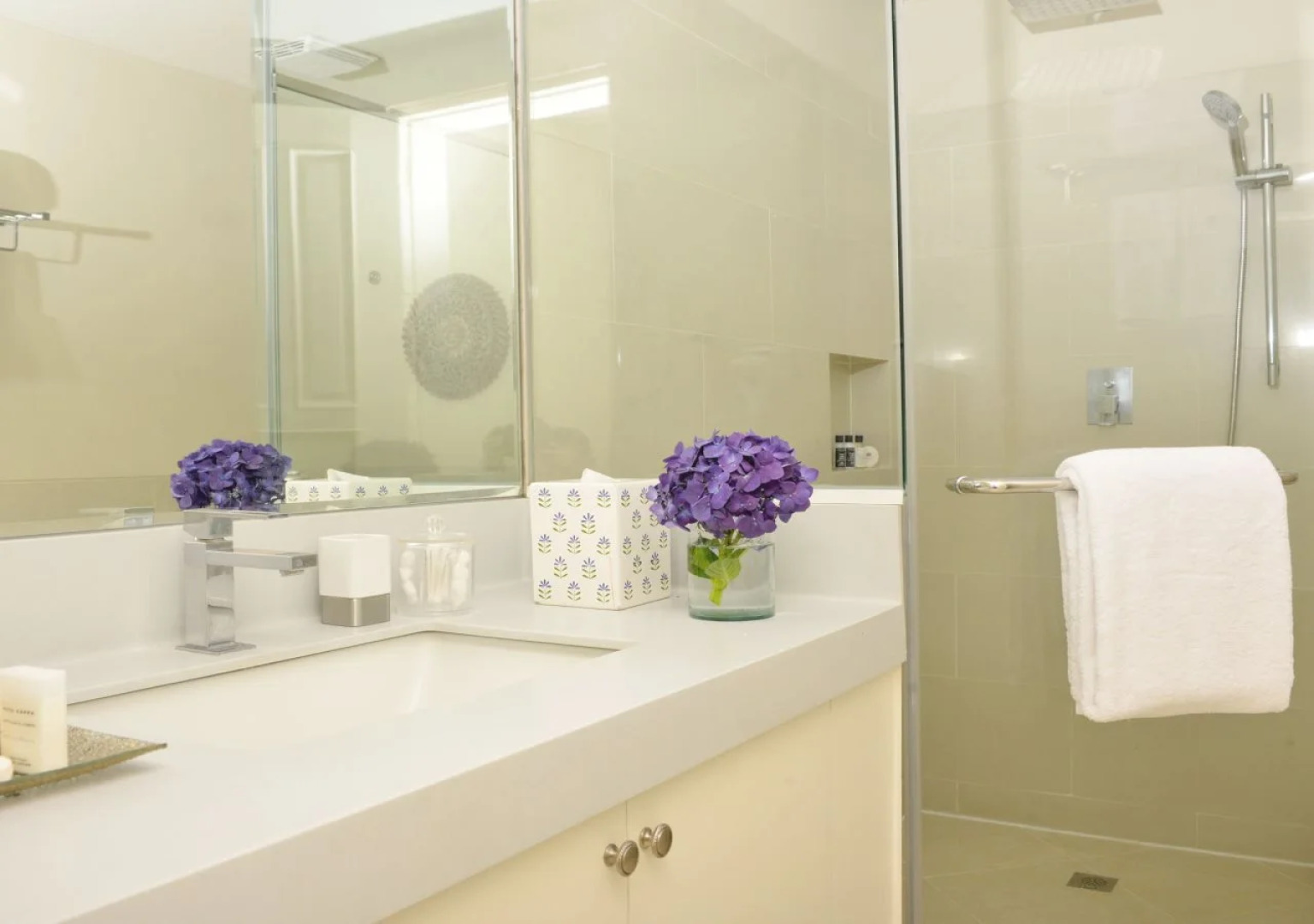 Discovery Country Suites