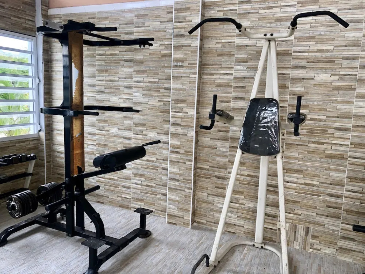 Auber Cayes Guest House