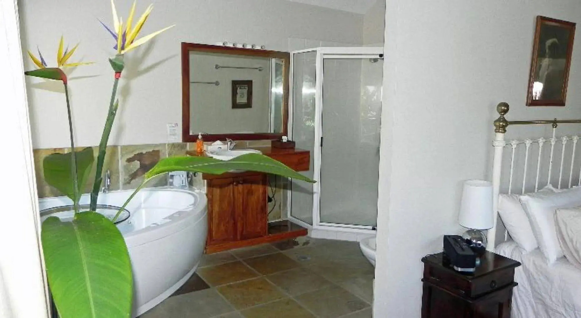 Airlie Waterfront Bed & Breakfast