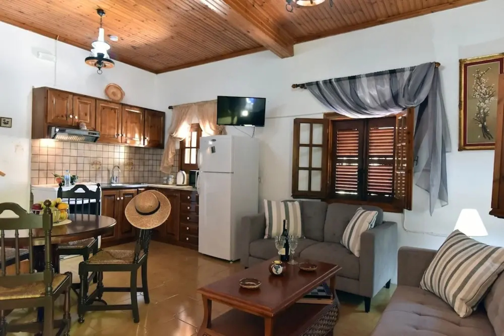 Traditional Greek Maisonette in Antiperni Village