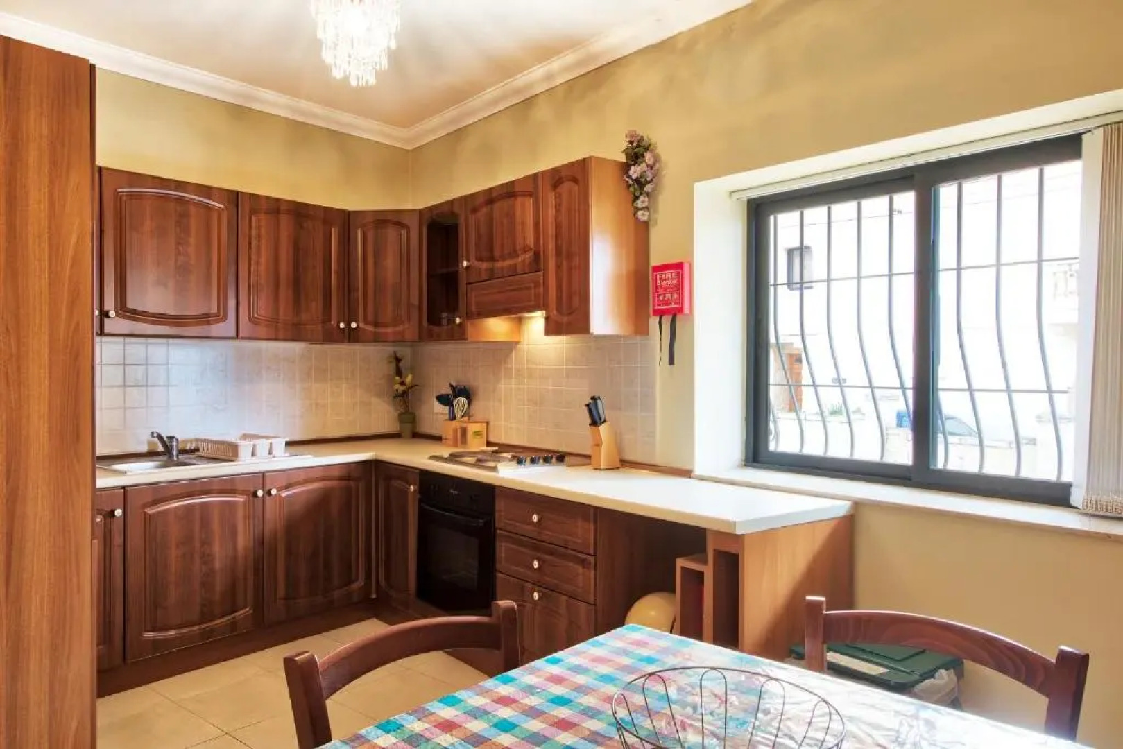 MS26 - Spacious Maisonette By The Sea