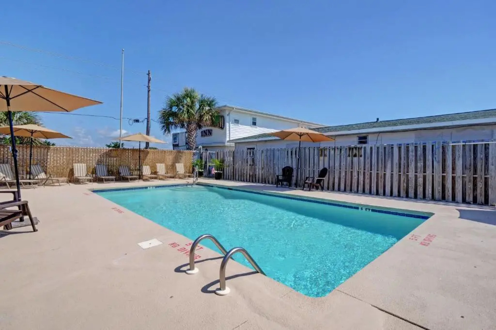 Loggerhead Inn & Suites