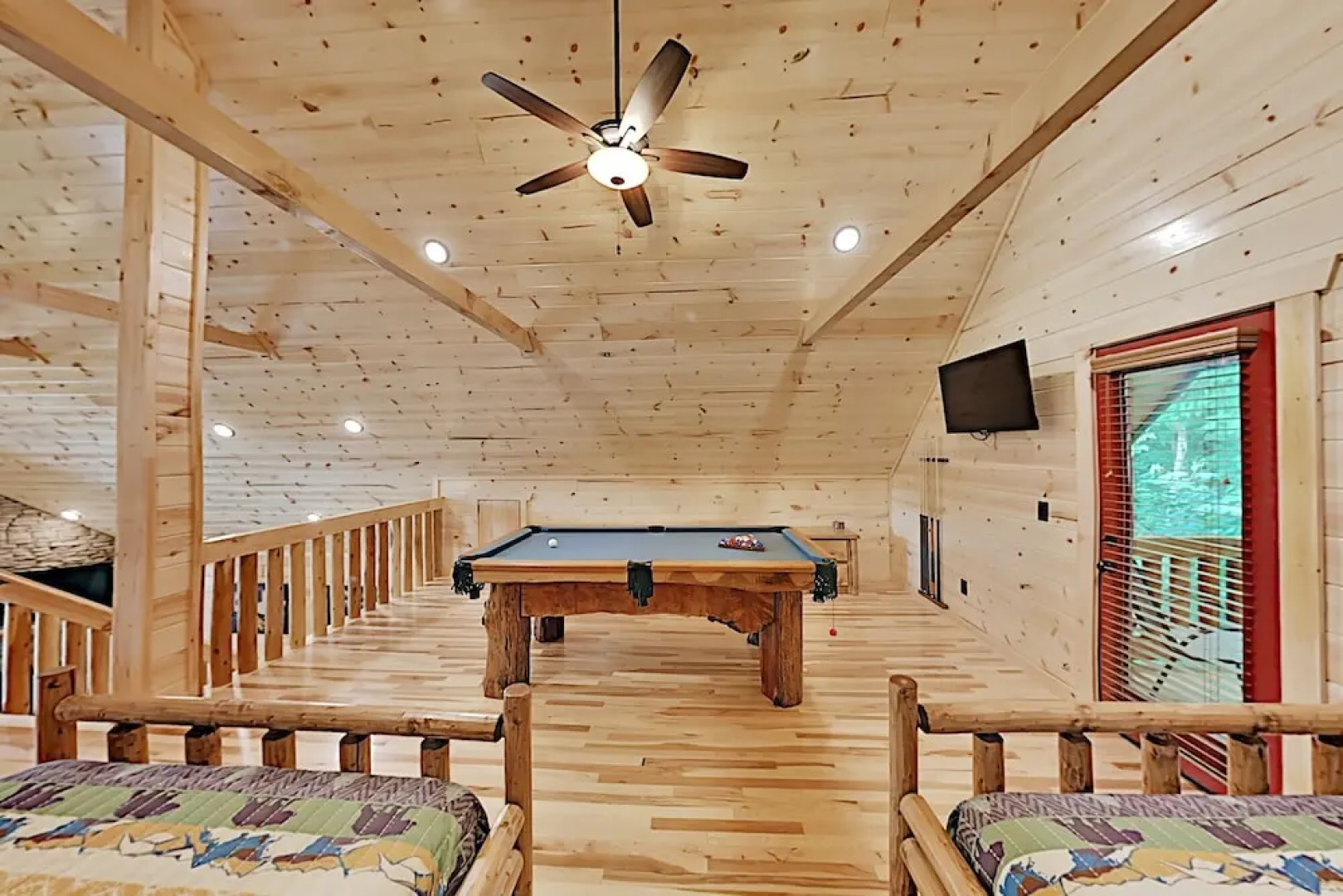 222flwkd 2 Bedroom Cabin