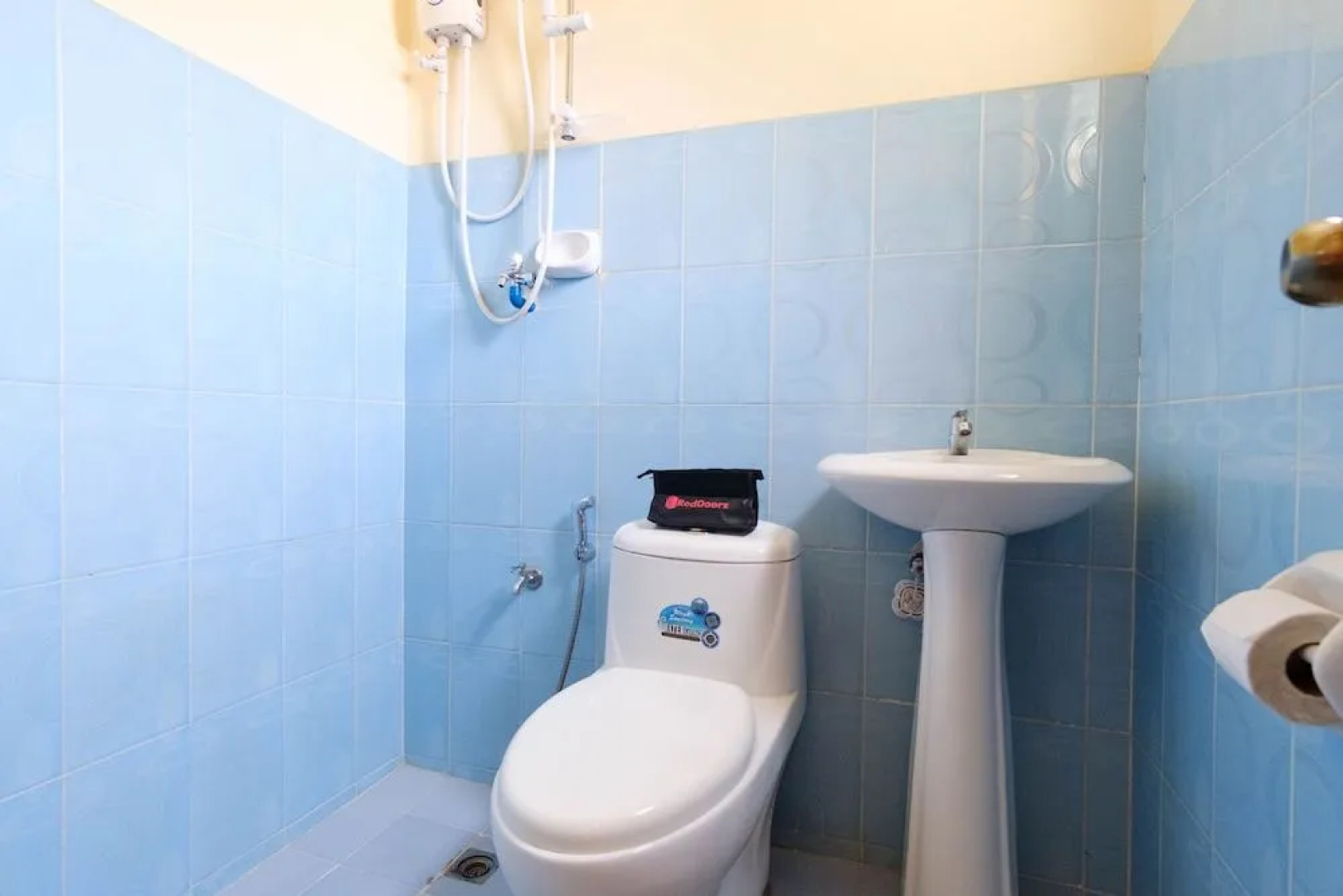 RedDoorz @ Poblacion 6 Coron