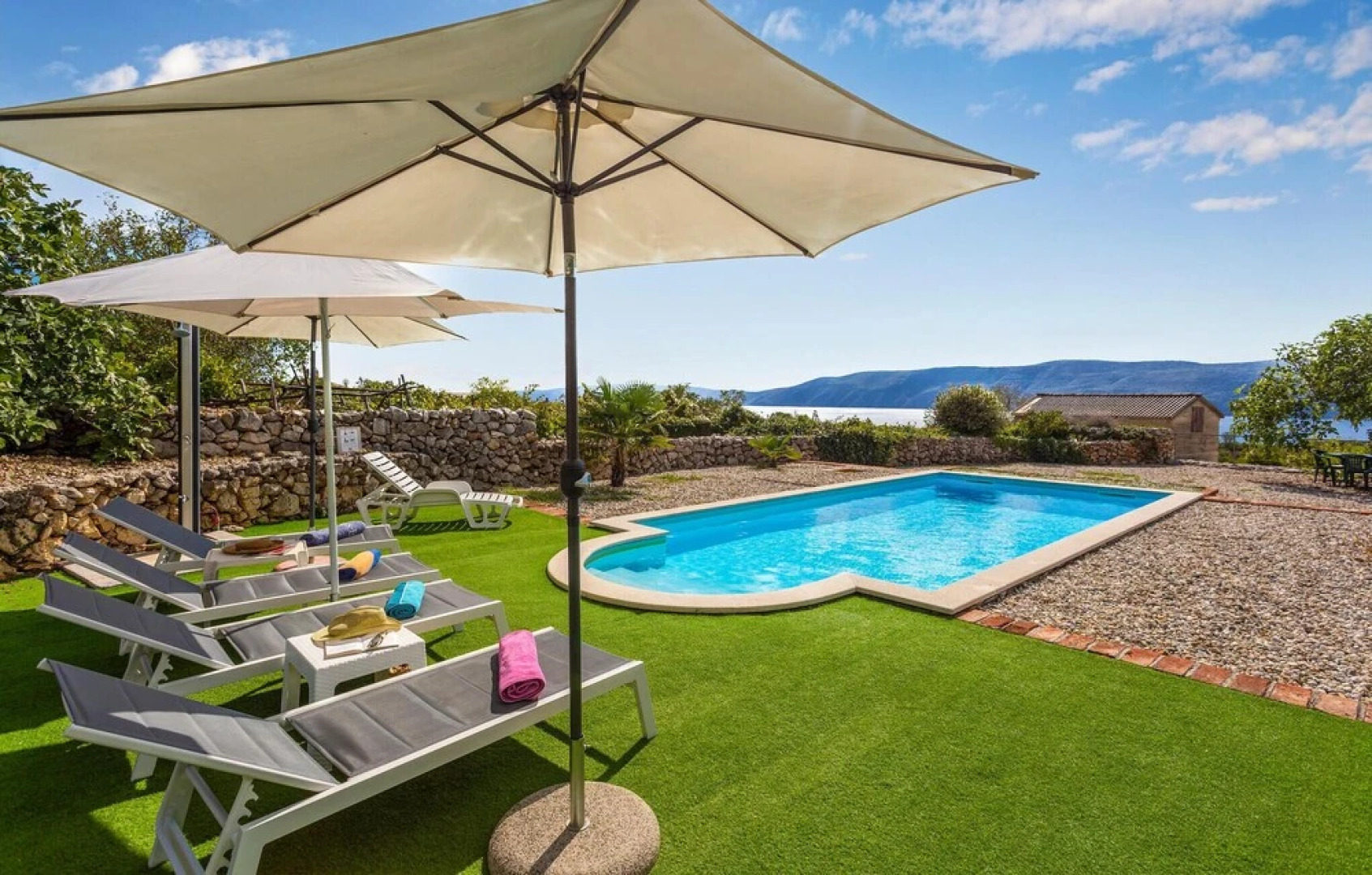 Beautiful Home in Brzac With Wifi and 2 Bedrooms