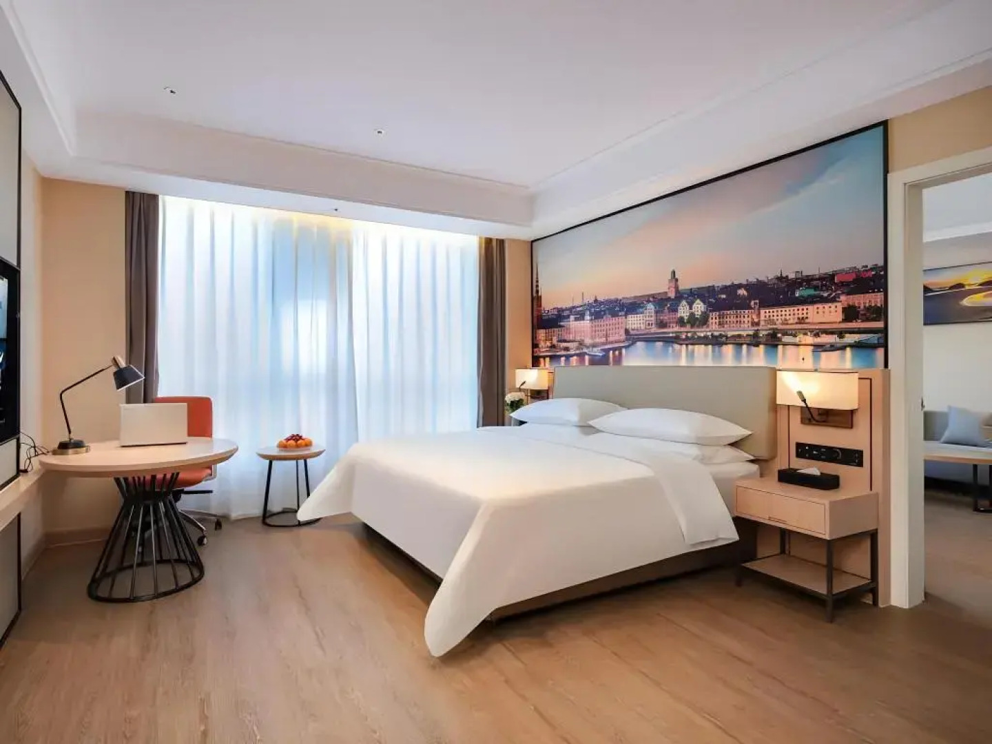 Vienna International Hotel (Luyi Passenger West Station)