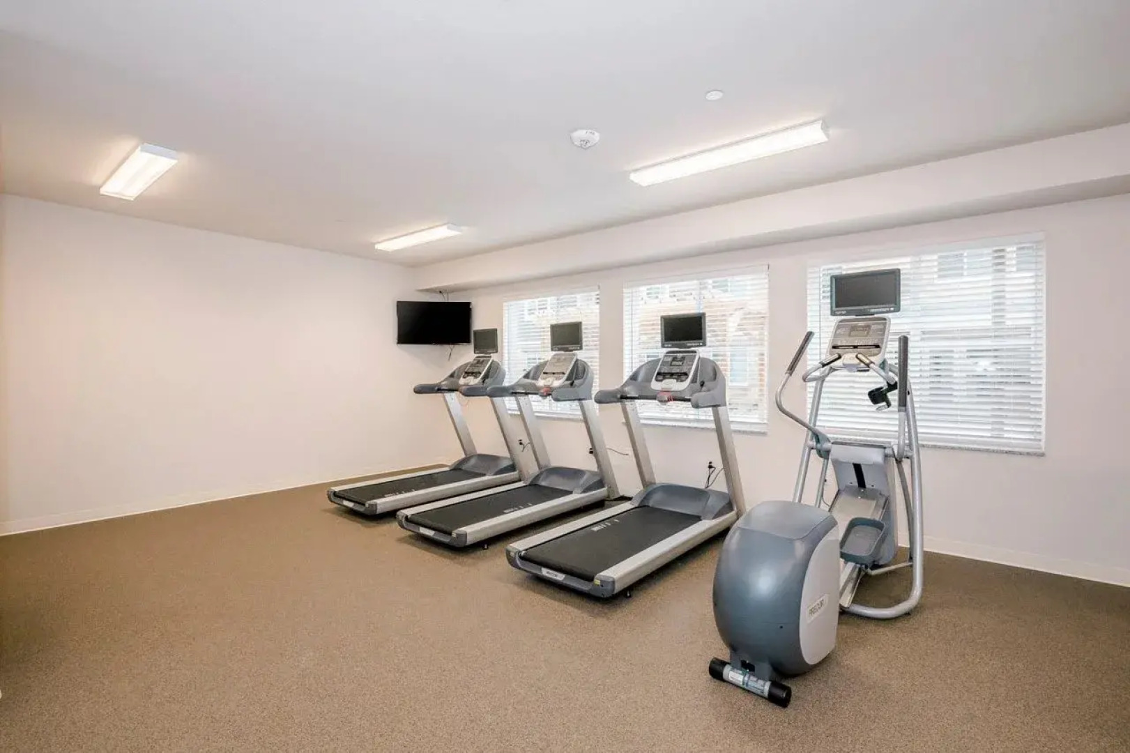 WaterWalk Extended Stay by Wyndham Kansas City - Overland Pk