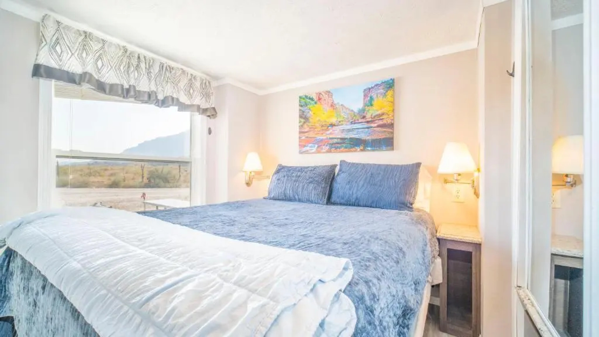 FunStays Glamping Tiny House w Large Loft Site 8