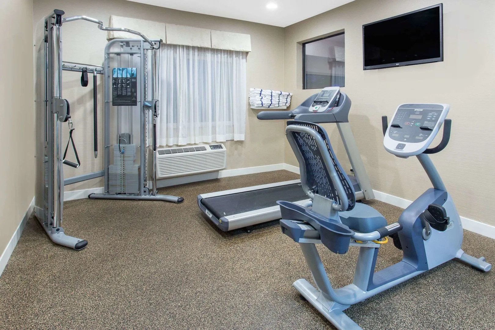 Clarion Pointe Mattoon near University