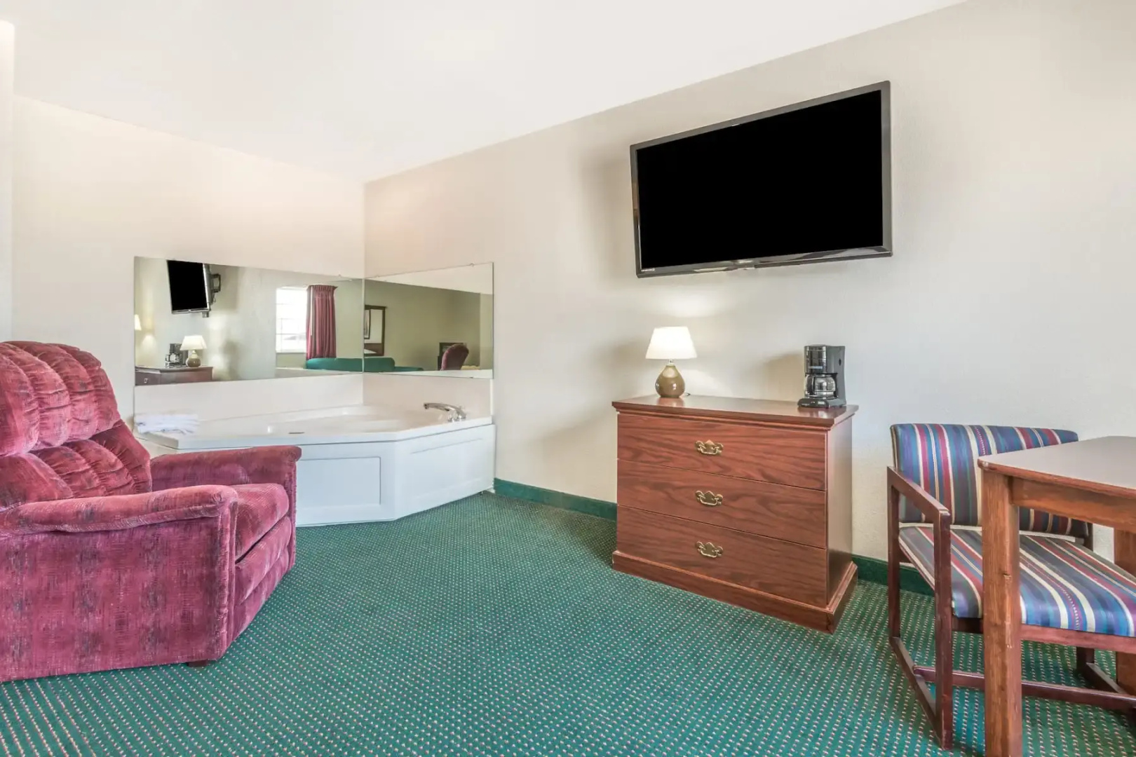 Super 8 by Wyndham Platte City/KCI Airport North
