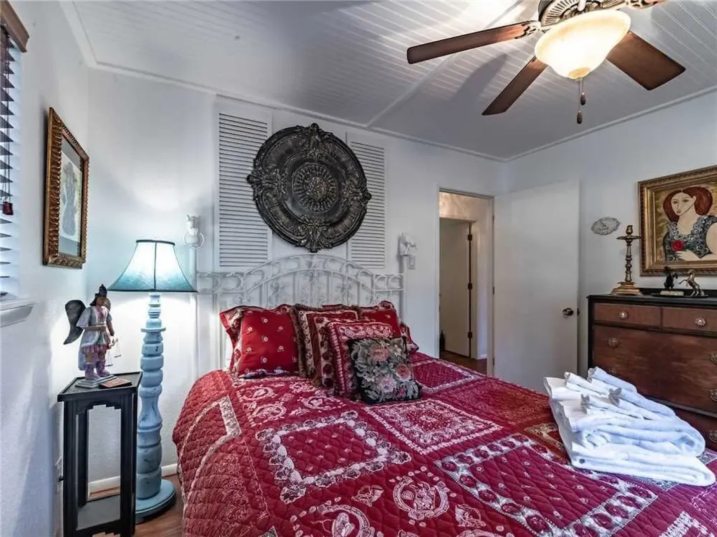 Bella Luna Cottage - Three Bedroom Cabin