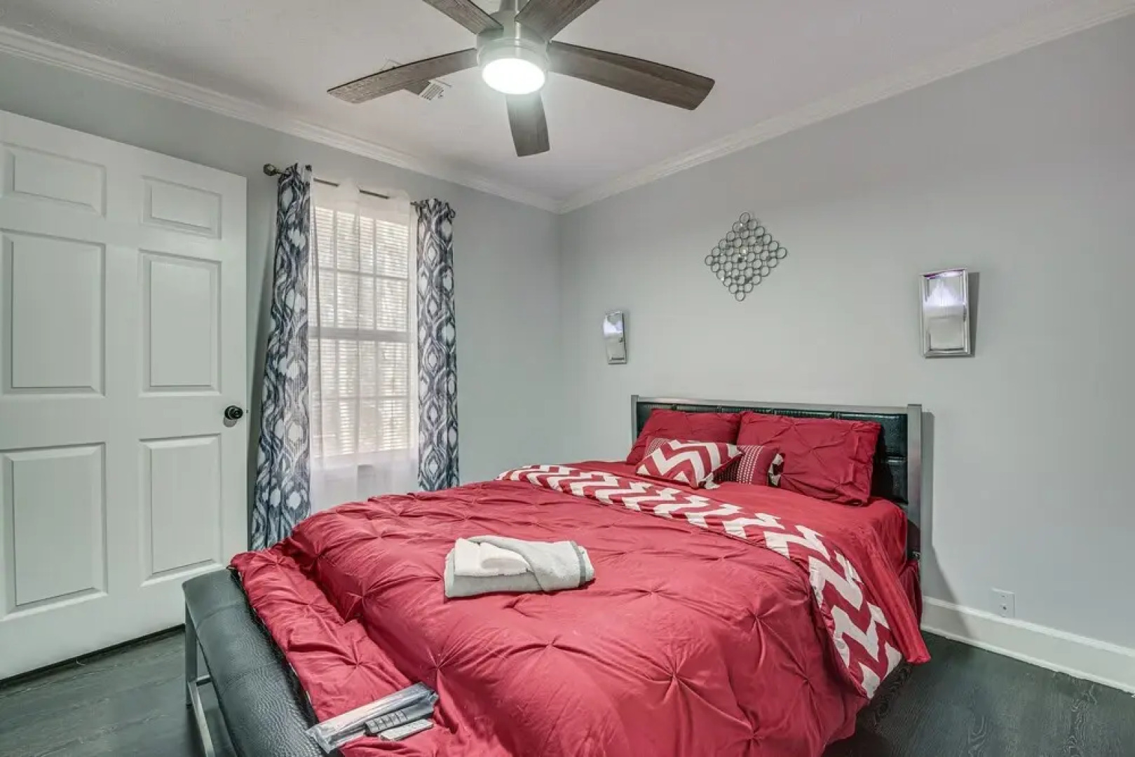 Modern College Park Home: 13 Mi to Dtwn Atlanta!