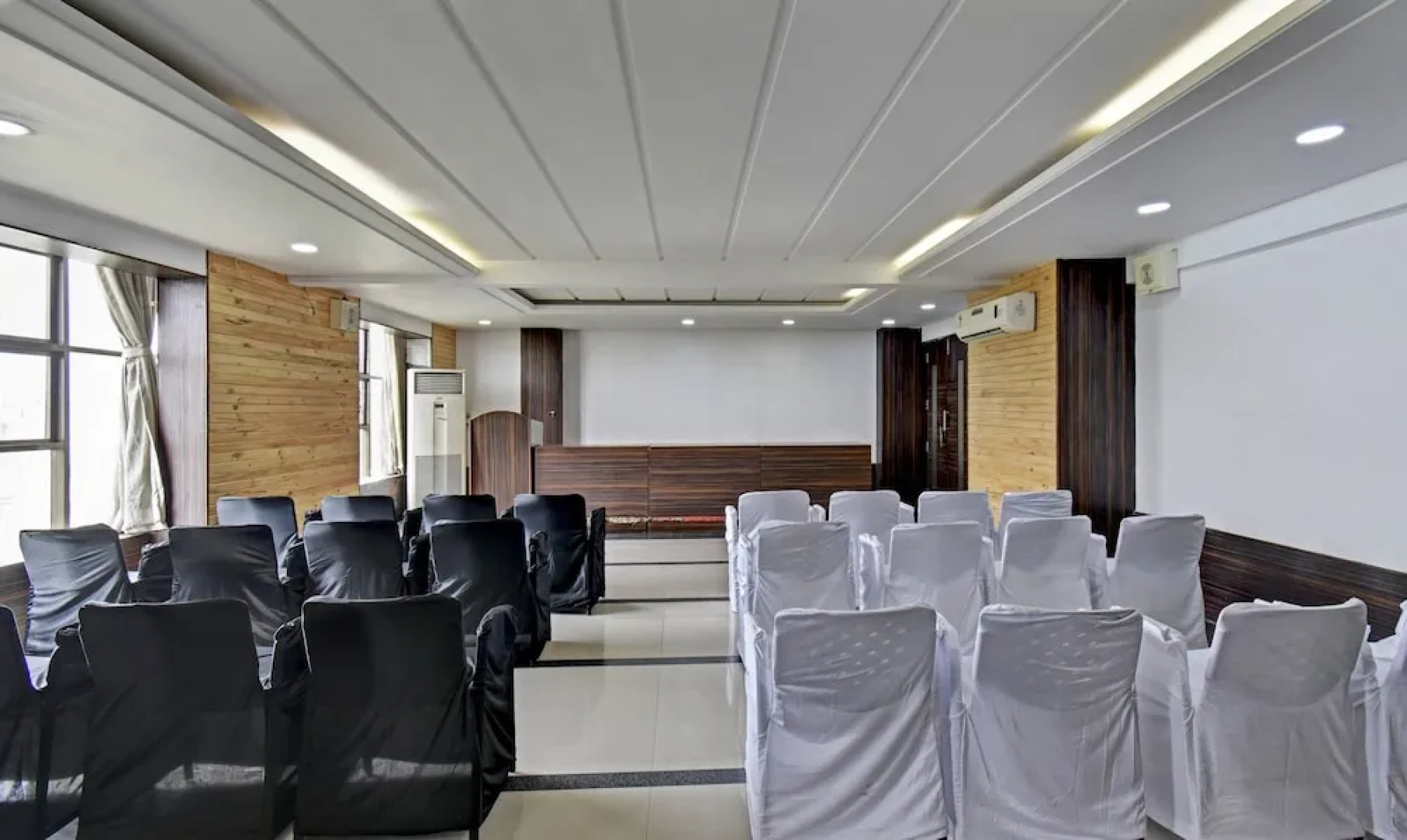 Treebo Admiral Suites New Usmanpura