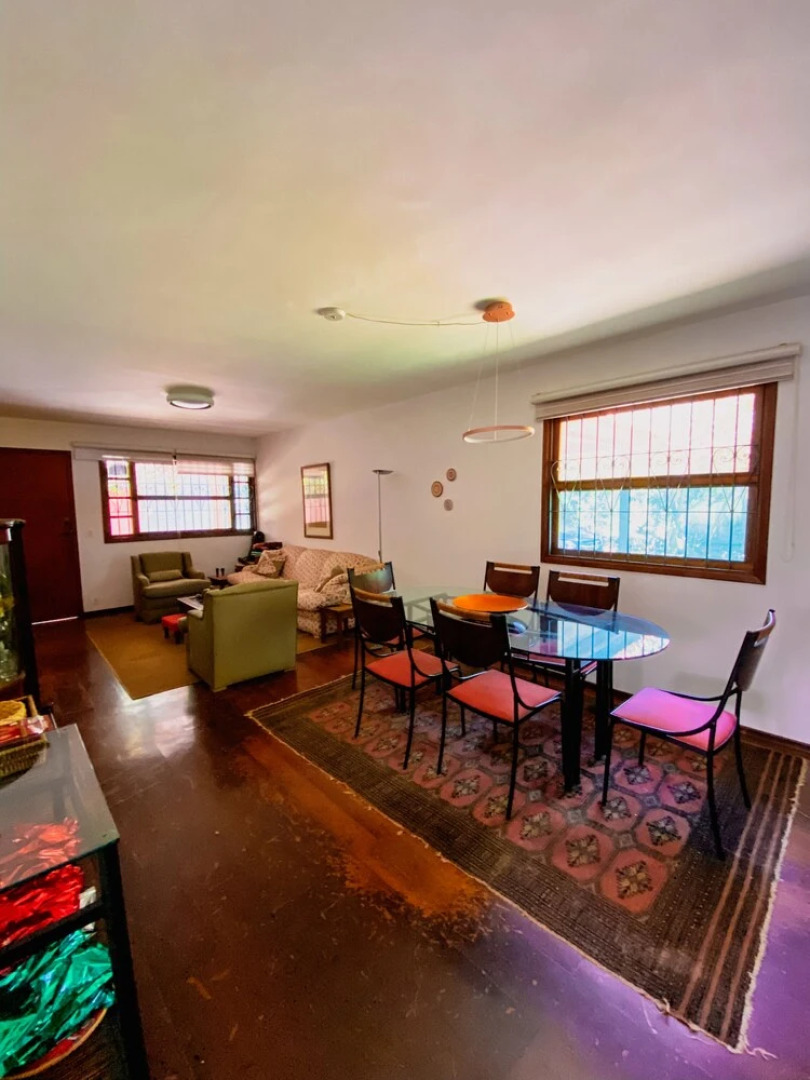 Excelente casa térrea na Granja Viana