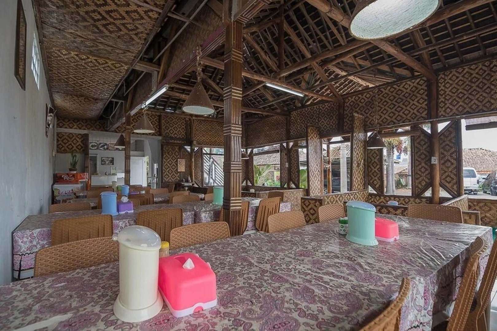 Saung Katineung by Reddoorz