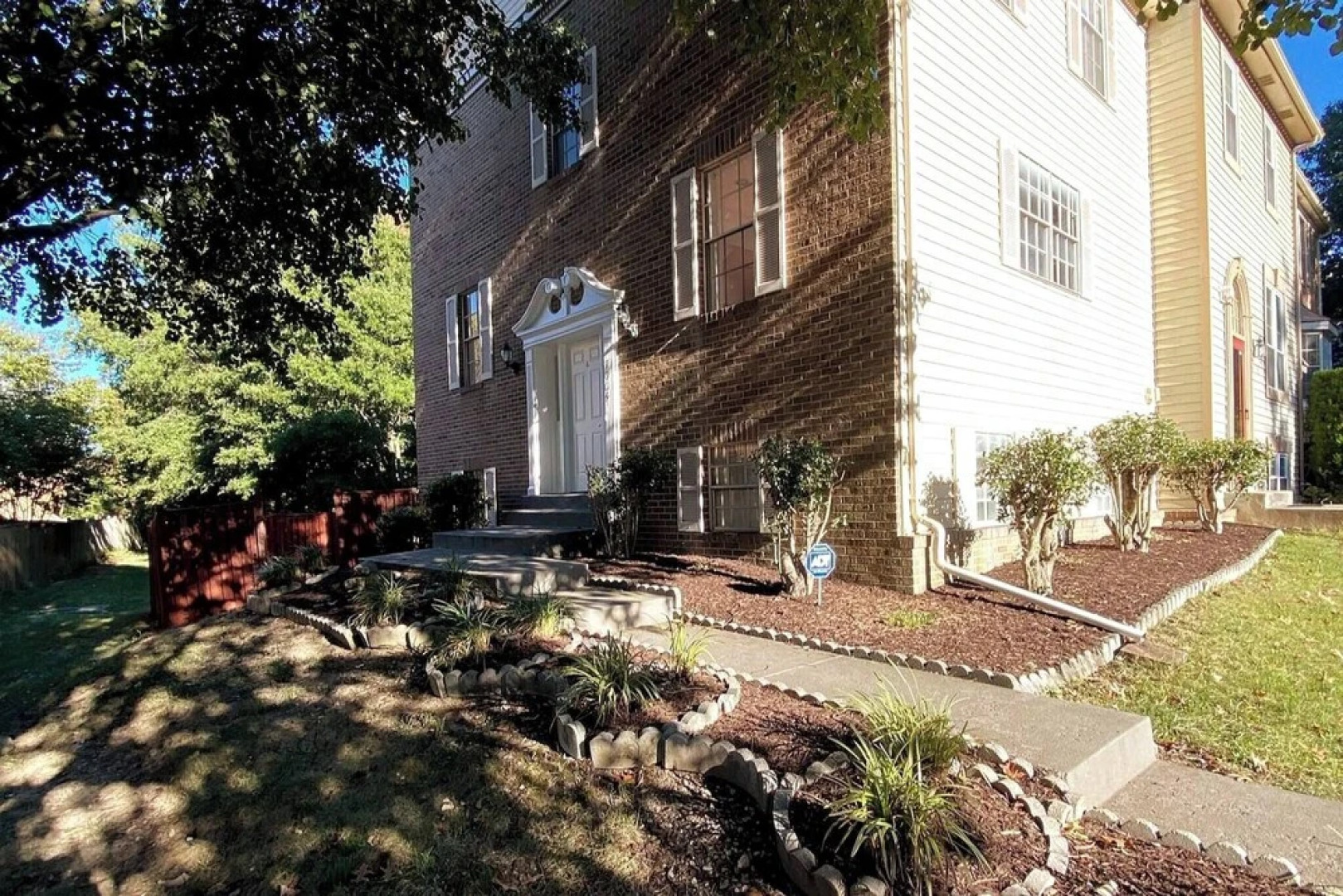 Room in House - The Modern Gem Furnished Bedroom