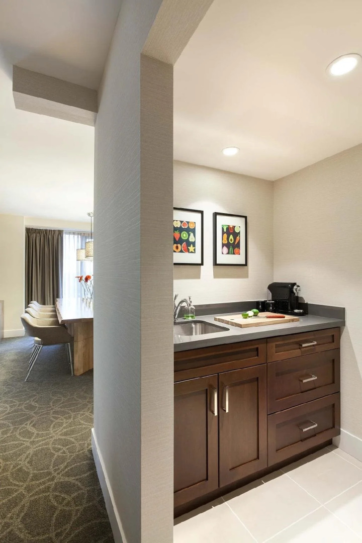 Radisson Blu Vancouver Airport Hotel & Marina