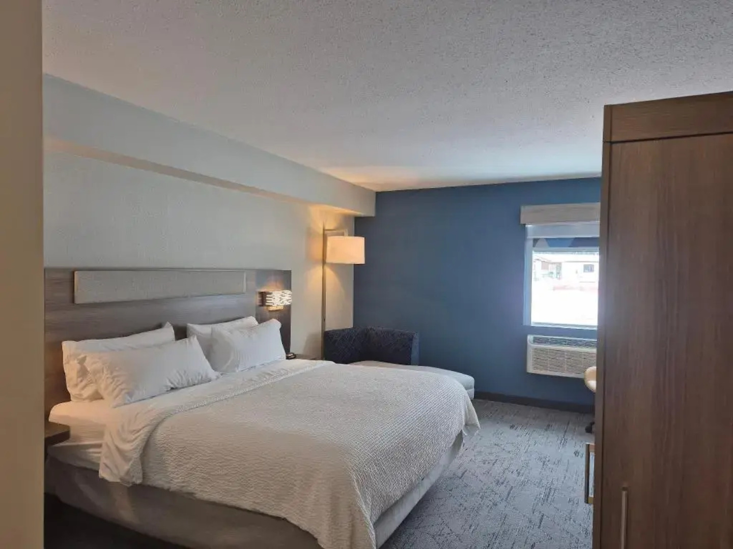 Holiday Inn Express Dryden