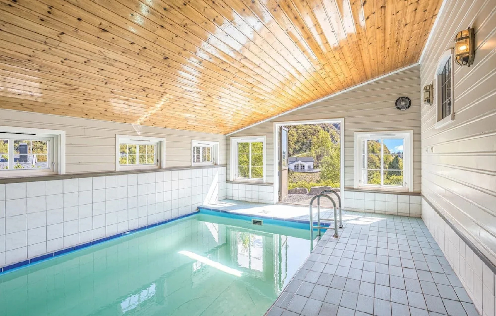 Amazing Home in Lindesnes With 5 Bedrooms, Indoor Swimming Pool and Wifi