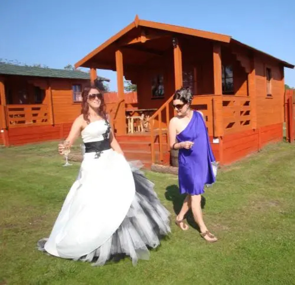 Pinewood Park-Tipis Hot Tubs And Lodges