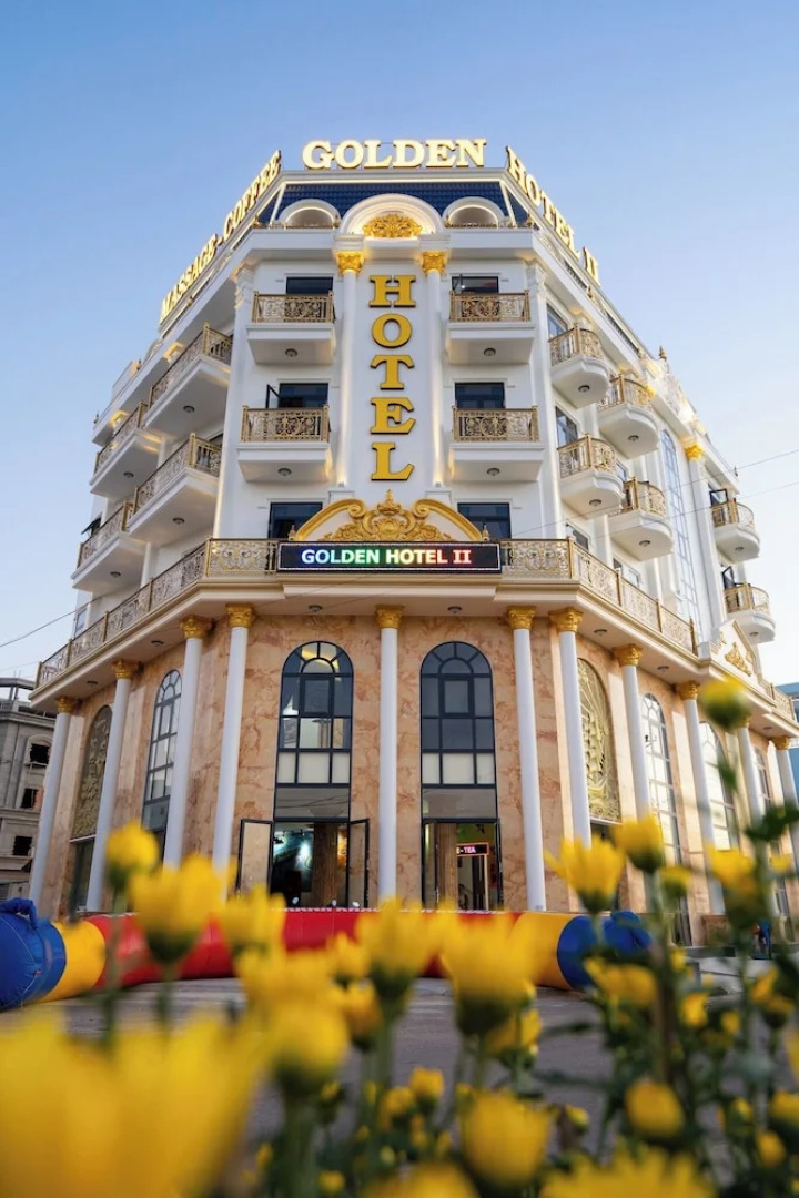 Golden Hotel 2