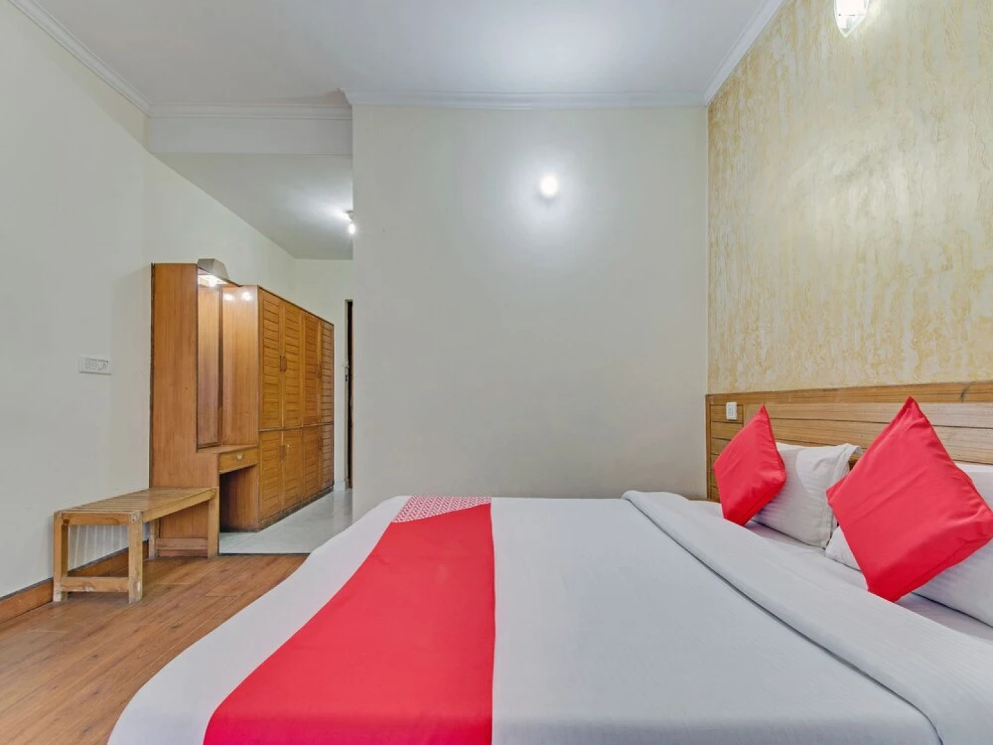 OYO 4249 Hotel Ark