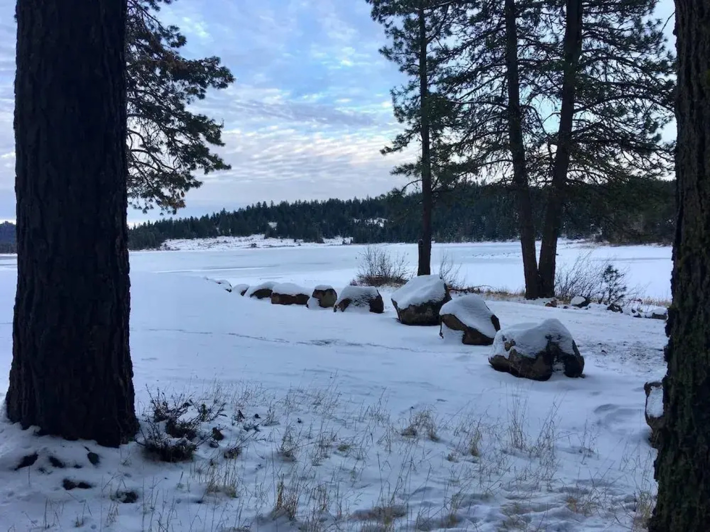 #40 The Cabins at Hyatt Lake-sleeps 6-pet Friendly